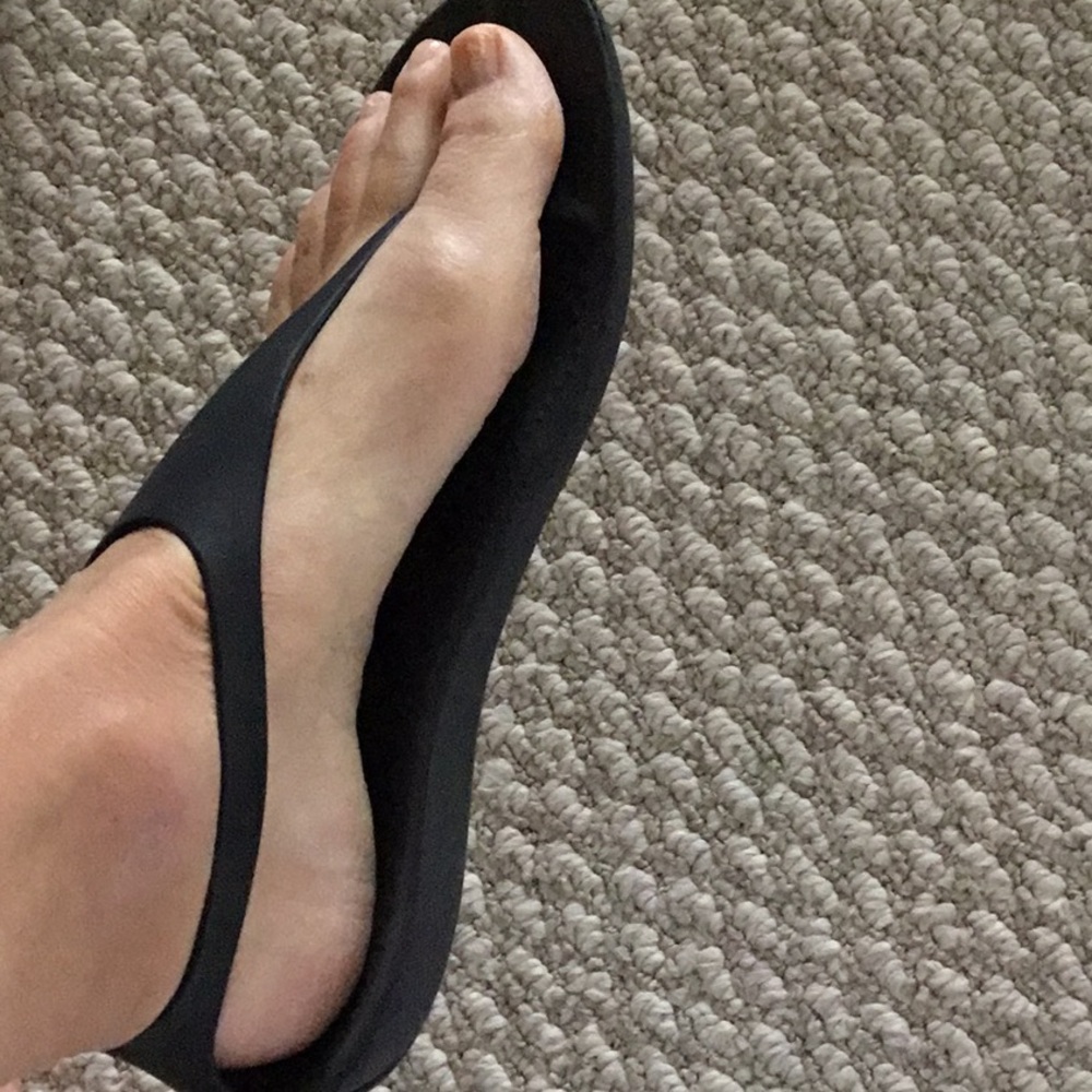 Crocs sexy flip sandal 6